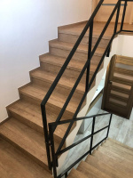  Vinylove schody s nosem Dub Frigola